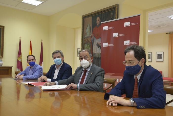 La UCLM y el Colegio de Ingenieros Industriales rubrican un convenio para dar respuesta a las necesidades científico-técnicas de la sociedad de Ciudad Real