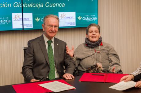 La Fundación Globalcaja renueva su apoyo al programa de rehabilitación para personas diagnosticadas con esclerosis en Cuenca
