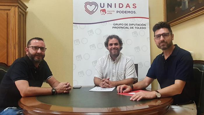 El alcalde de Mota del Cuervo en la Diputación de Toledo con el diputado de Izquierda Unida