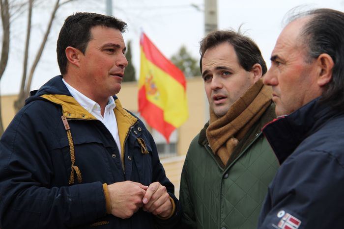 Paco Núñez participa en el desfile de carnaval con motivo de San Antón de Santa María de los Llanos