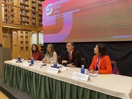 Sanidad destaca el papel relevante de la Oficina de Farmacia para mejorar la salud y el bienestar de la comunidad