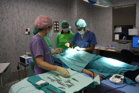 El Centro de Especialidades de Motilla del Palancar realiza las primeras intervenciones quirúrgicas de Cirugía Menor