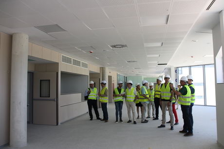 Las autoridades académicas de la UCLM visitan las obras del nuevo Hospital Universitario
