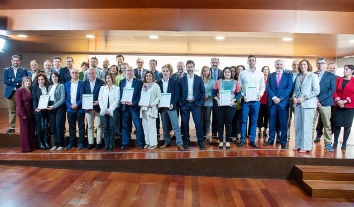 El Gobierno regional reconoce a siete centros sanitarios que han logrado certificar su Sistema de Gestión Ambiental