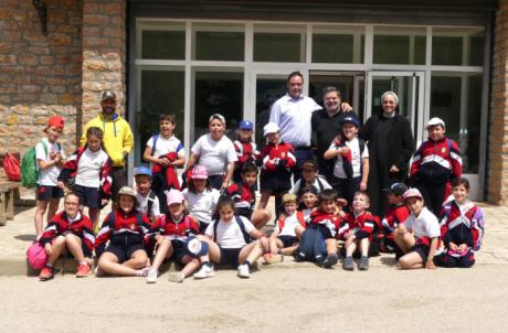 Más de 1.300 alumnos de Primaria de 32 colegios participan este año en el programa Un Día en la Naturaleza