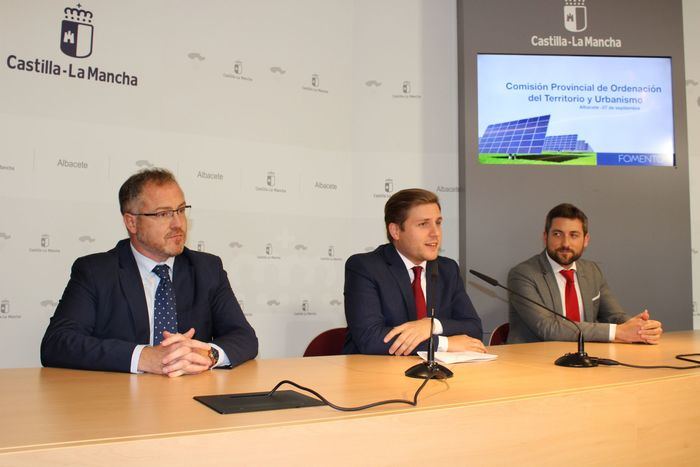 La Comisión de Ordenación del Territorio y Urbanismo de Albacete aprueba los trámites para tres proyectos de energía limpia