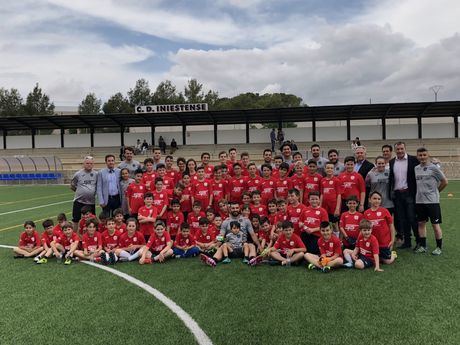 Raúl Albiol presentó en Iniesta su primer Campus de Verano