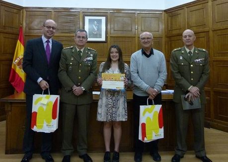 Andrea Lajas Acebrón, del IES “Serranía Baja” de Landete, ganadora provincial de la 6ª Edición del Concurso Escolar “Carta a un Militar Español”.