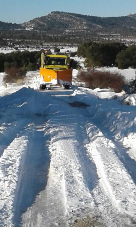 Alcaldes conquenses agradecen las tareas de limpieza de nieve realizadas por los efectivos de GEACAM