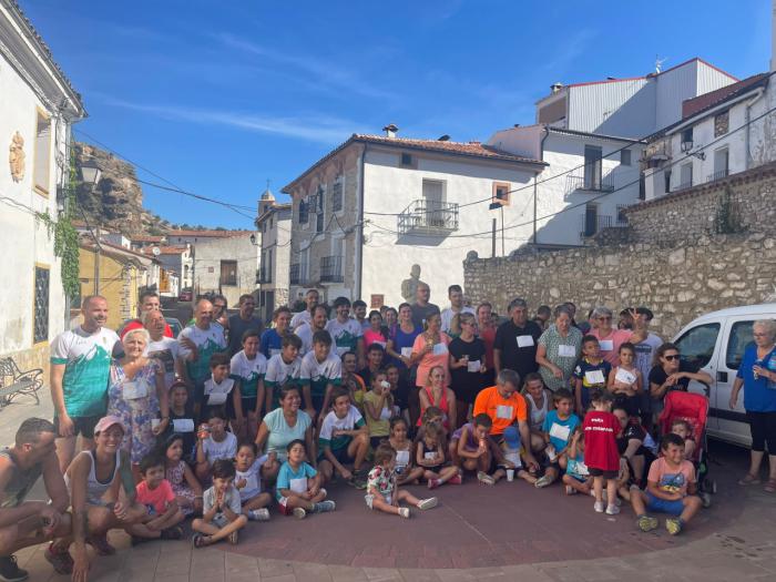 Huélamo rememoró la leyenda del hombre de la capa negra con la celebración XXVIII Carrera Popular Juan Manuel Merchante