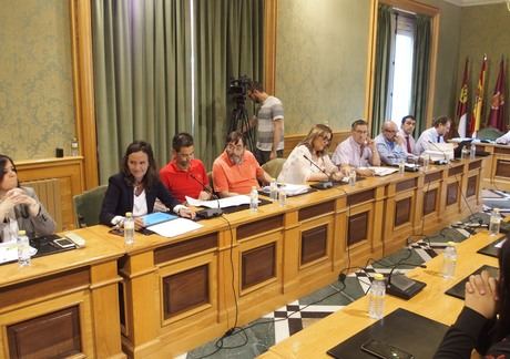 El Grupo Municipal Popular pide a la concejal de IU, Ana Cruz que se disculpe por referirse a la discapacidad física como una “tara”