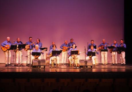 El Grupo Torcas trae esta noche a la Plaza de la Merced ecos primaverales con sus canciones de ronda y mayos