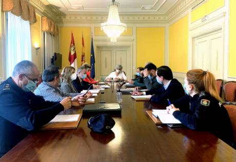 La subdelegada del Gobierno en Cuenca preside la reunión del Grupo Provincial de Trabajo entre la Inspección de Trabajo y las Fuerzas y Cuerpos de Seguridad del Estado