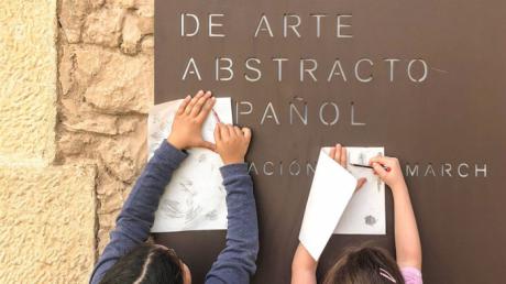 El Museo de Arte Abstracto Español recupera su conexión entre las aulas y el arte con una nueva muestra