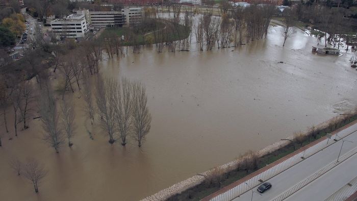 La borrasca ‘Efraín’ pone a prueba la eficacia de las obras de defensa contra inundaciones en el recinto ferial