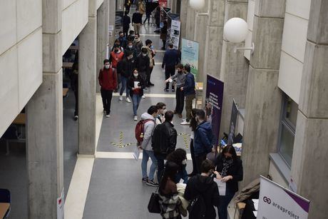 Cerca de treinta empresas buscan talento universitario en la II Feria de Empleo Tecnológico de la UCLM