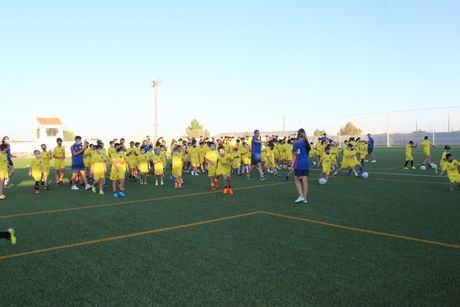 Vuelve a rodar el balón en el Campus Albiol Gavilán de Iniesta