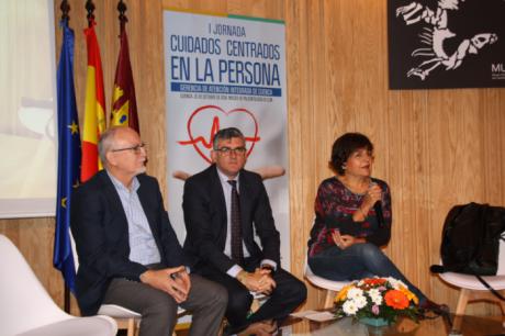 Profesionales sanitarios y pacientes, reunidos en la I Jornada de Cuidados organizada por la Gerencia del Área Integrada de Cuenca