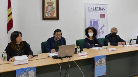 La Facultad de Letras de la UCLM celebra una jornada interdisciplinar entre doctorandos y nuevos doctores para compartir retos y experiencias