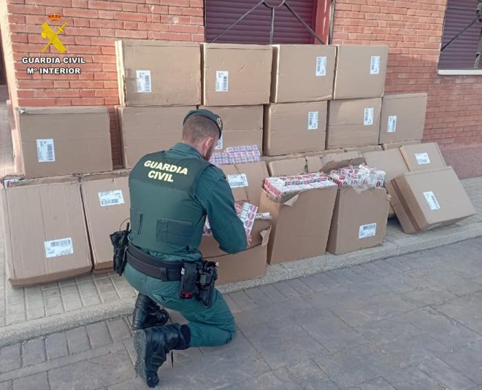 Interceptada una furgoneta con 14980 cajetillas de tabaco de contrabando