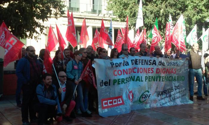 Movilización del personal penitenciario ante la Subdelegación del Gobierno de Cuenca