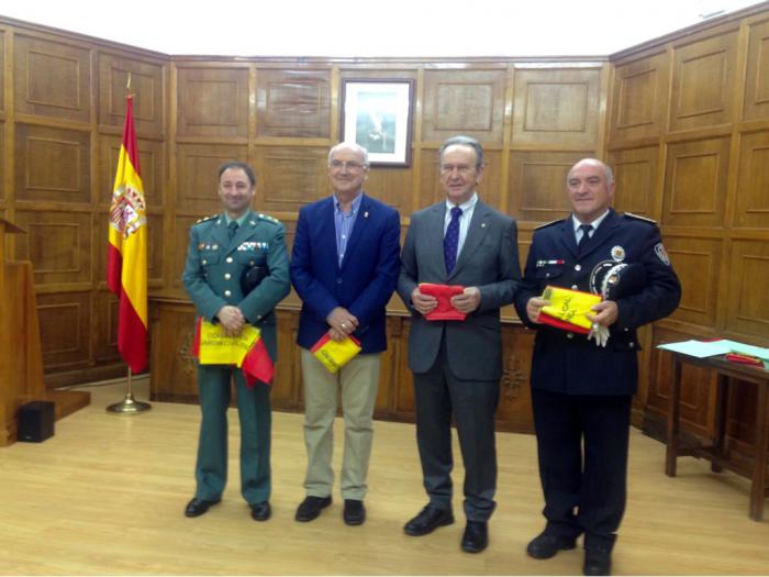 Globalcaja recibe un reconocimiento de la Subdelegacion de Defensa de Cuenca