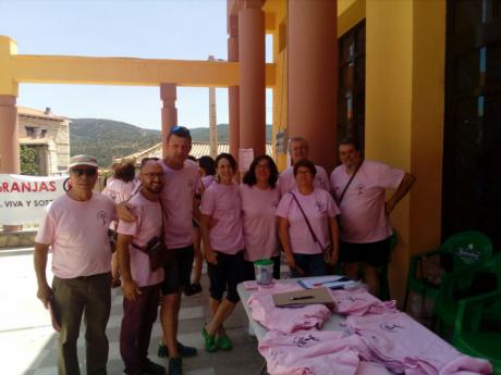 La plataforma “Serrania limpia y viva” organiza una mesa informativa sobre el impacto de las macrogranjas en la comarca