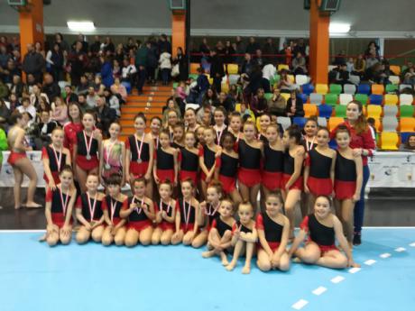 El CD Ritmo K en Q de gimnasia rítmica vuelve a realizar un provincial de "ORO"