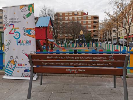 Un banco recuerda desde hoy en Ciudad Real, a los niños fallecidos de cáncer