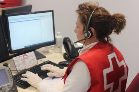 900 107 917, servicio 'Cruz Roja te escucha' para ofrecer apoyo psicosocial frente al COVID-19