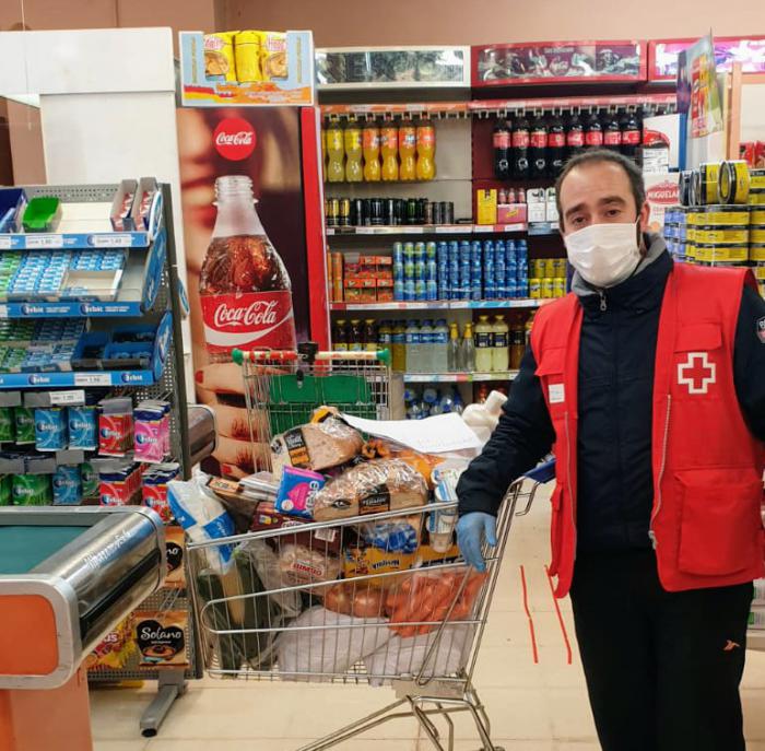 El Plan Cruz Roja RESPONDE refuerza el reparto de alimentos en Tarancón con la donación de Incarlopsa y Hermanos Bricio