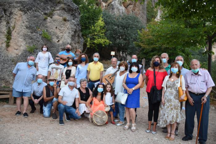 El Aula Poética se reúne en un bello rincón de la ciudad para celebrar su segundo recital de verano