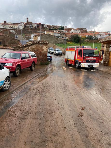La Guardia Civil junto con Bomberos, auxilió a los residentes de una residencia de salud mental en Almadén por las inundaciones