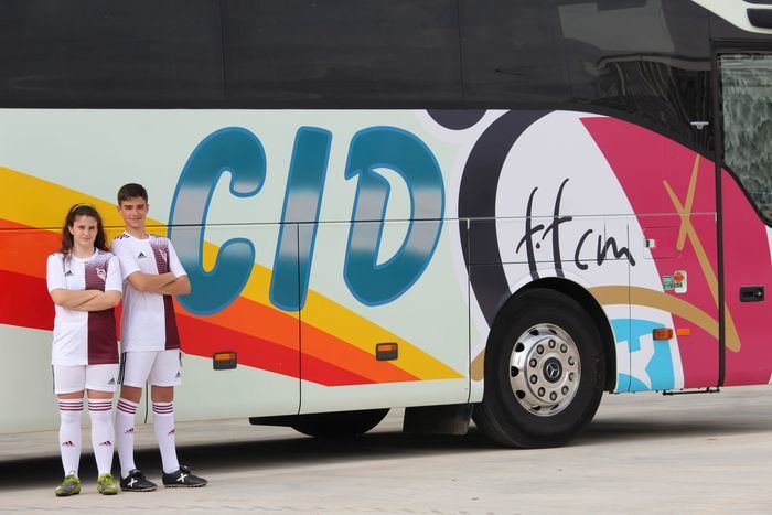 Presentación del autobús y camiseta de las selecciones regionales