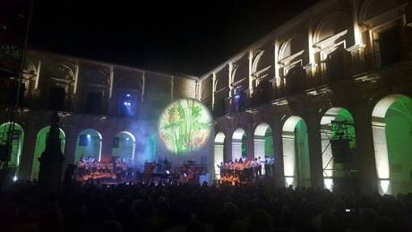 La cantata de Carmina Burana en Uclés desborda las previsiones de aforo de 1.000 espectadores