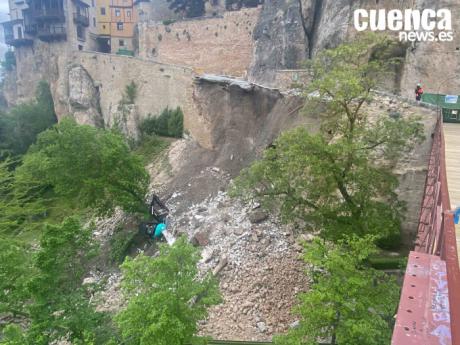 Video | Derrumbe de parte de la calle Canónigos