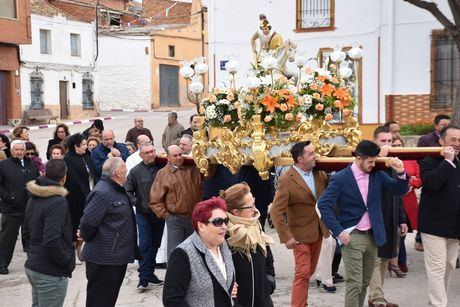 Martínez Guijarro asiste a las fiestas en honor a San Jorge, patrón de Graja de Iniesta