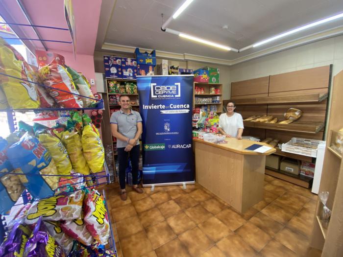 La Confederación de Empresarios arropa el establecimiento de una tienda de panadería y bollería en San Clemente