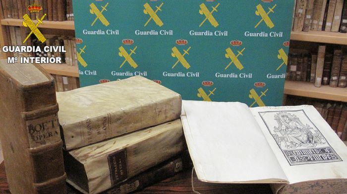 Regresan a Cuenca 260 libros robados hace una décadas de biblioteca del Seminario