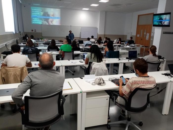 La segunda promoción de UFIL adquiere conocimientos de marketing con talleres y mentorías individuales