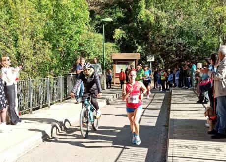 Almudena de la Ossa y David Cano se imponen brillantemente en la Media Maratón “Ciudad de Cuenca”