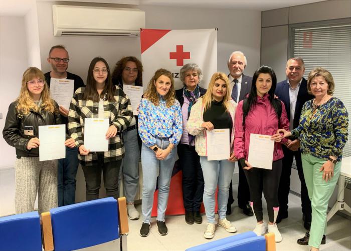 Jóvenes se forman en planes de emergencia en un curso impartido por Cruz Roja