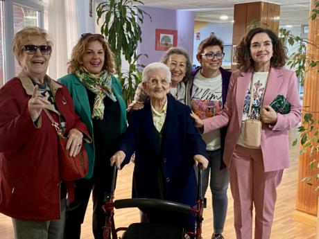 Araceli Hidalgo, la primera vacunada en España contra el covid, cumple 100 años