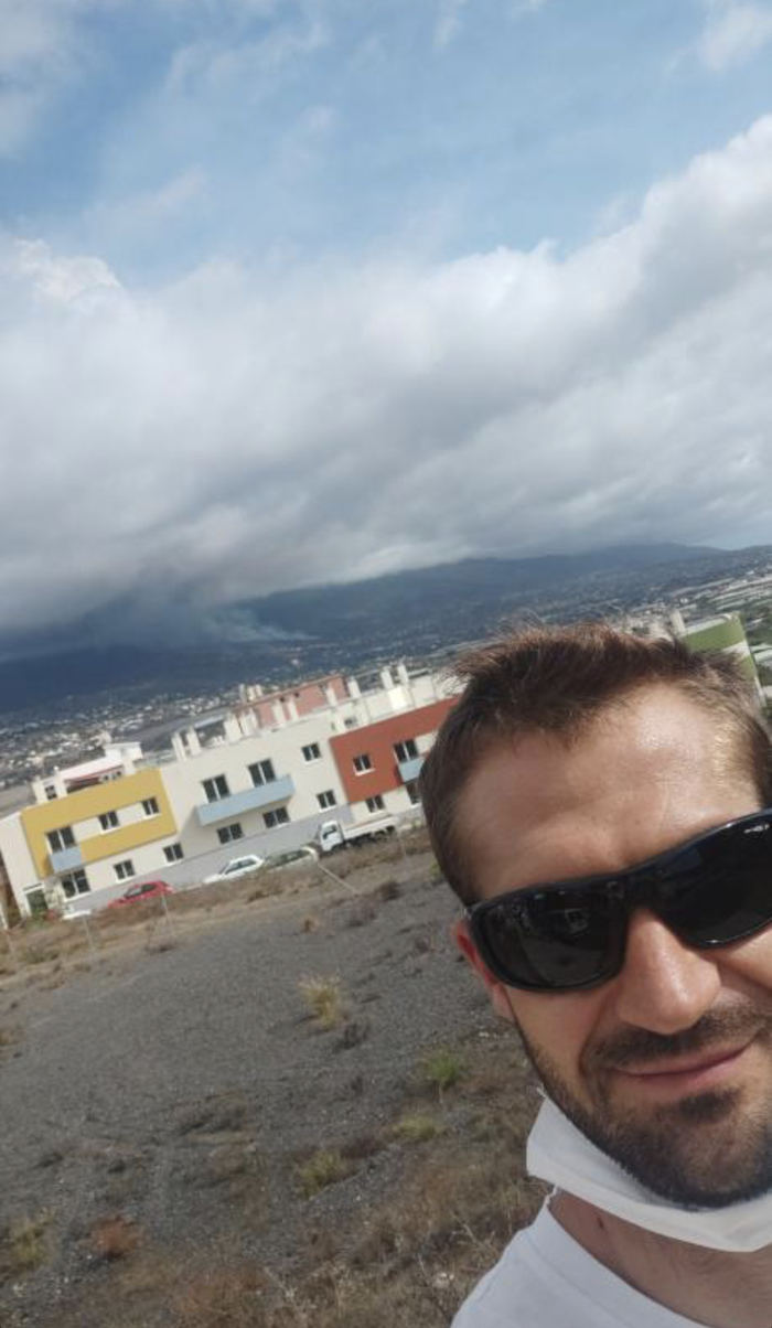 David Real: el maestro conquense afincado en La Palma que está viviendo con “calma tensa” la erupción del volcán