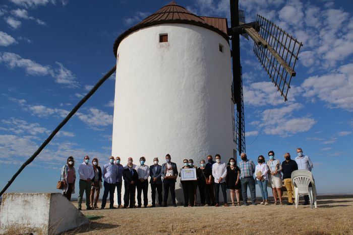 Los sanitarios reciben los galardones de la Asociación de Amigos de los Molinos