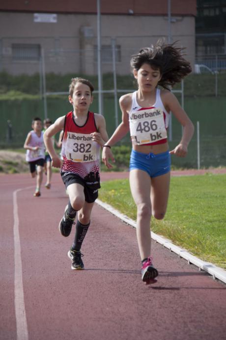 El atletismo cierra su fase provincial tras una jornada caracterizada por el esfuerzo, afán de superación y cooperación colectiva de los atletas