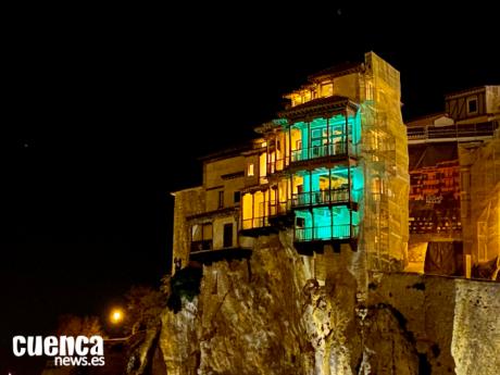 Las Casas Colgadas se iluminarán de verde este domingo por el Día Mundial de la ELA