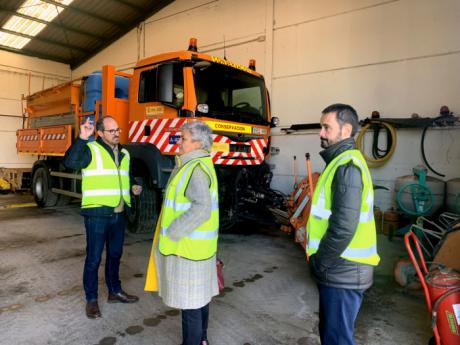 29 trabajadores y 32 máquinas quitanieves para prestar servicio en los 976 kilómetros de carreteras del Estado en la provincia