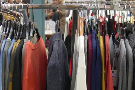 La Confederación de Empresarios indica que bajan los precios en julio por el esfuerzo de los comerciantes de vestido y calzado