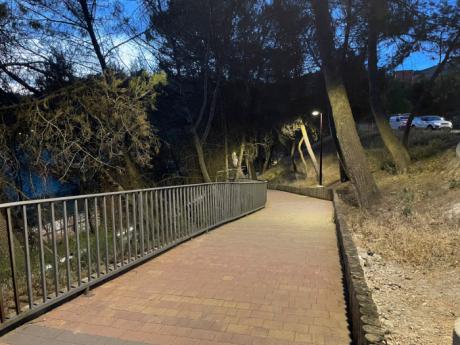 Concluyen las obras de mejora de la iluminación del Parque de Los Moralejos y bajada a El Sargal